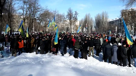 PROTESTE ÎN UCRAINA. Cum arată Euromaidanul din Dnepropetrovsk, oraș pro-Ianukovici. VIDEOREPORTAJ GÂNDUL