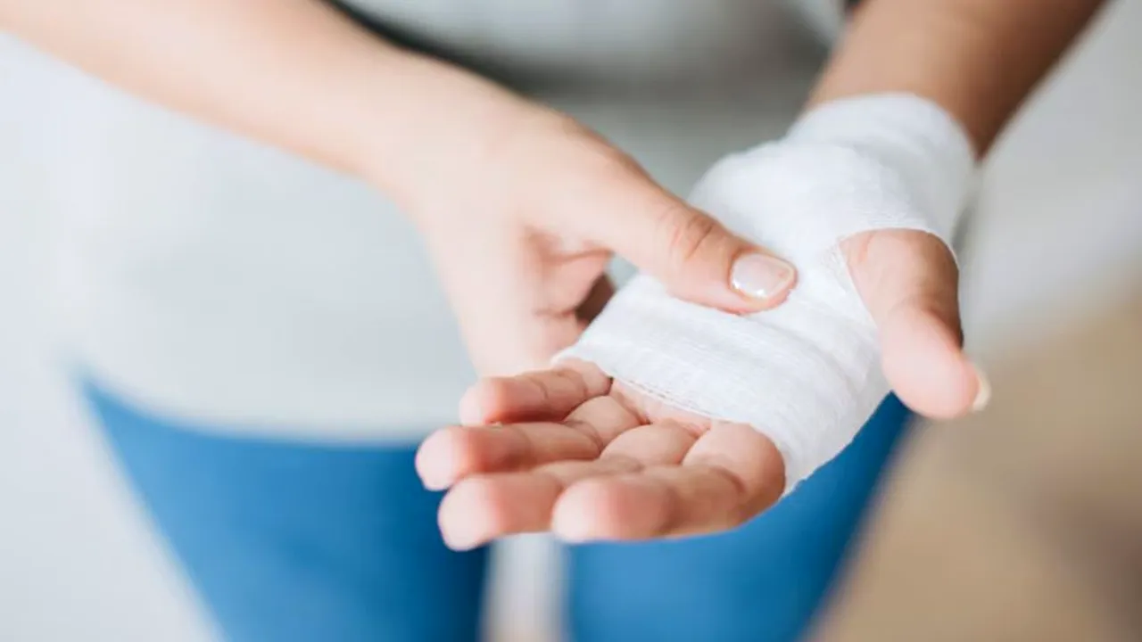 Ce boli se ascund, de fapt, în spatele rănilor care se vindecă greu. Doctorii trag un semnal de alarmă