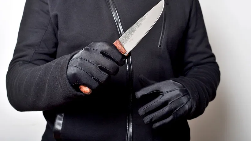 Panică la examen în Suceava. Un student a scos cuțitul și a vrut să se sinucidă