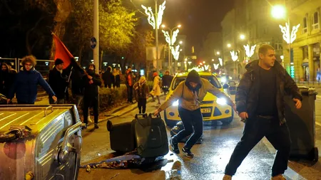 Trădătorii! ORBAN va ajunge în IAD! Proteste în Ungaria împotriva legii SCLAVIEI