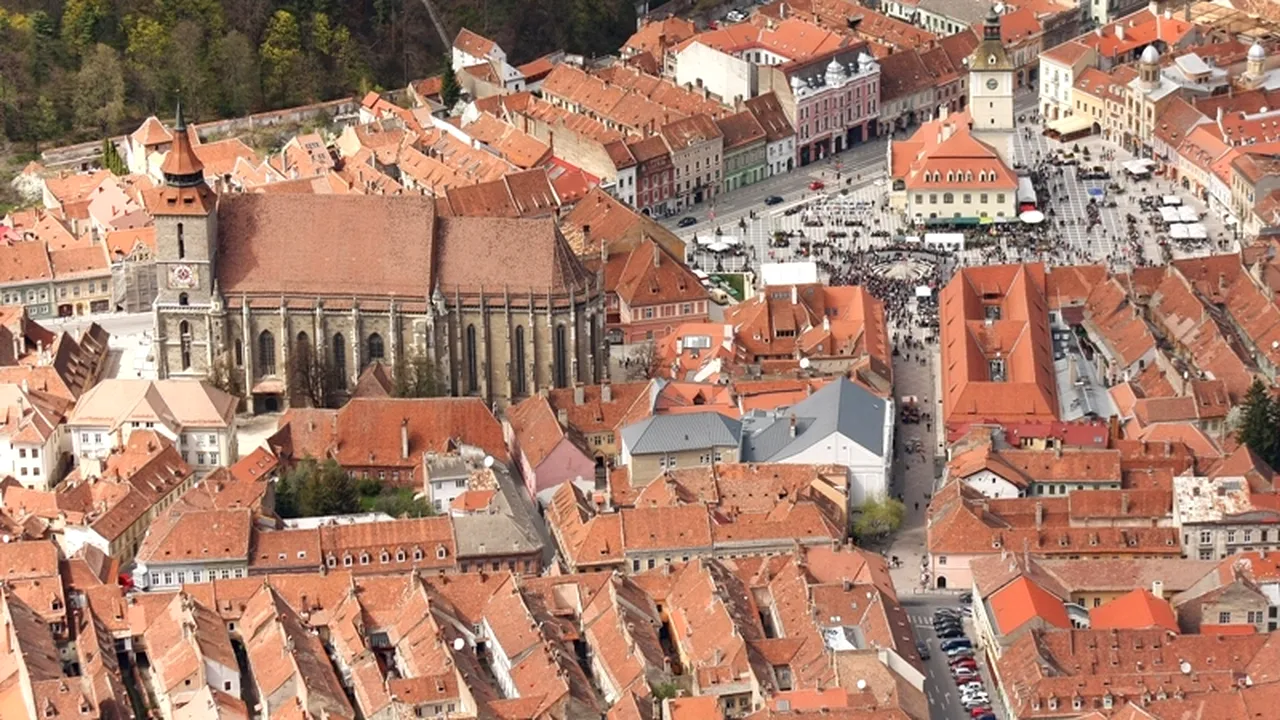 NOAPTEA MUZEELOR 2012 BRAȘOV. Piese de teatru și demonstrații de gravură, pictură și sculptură