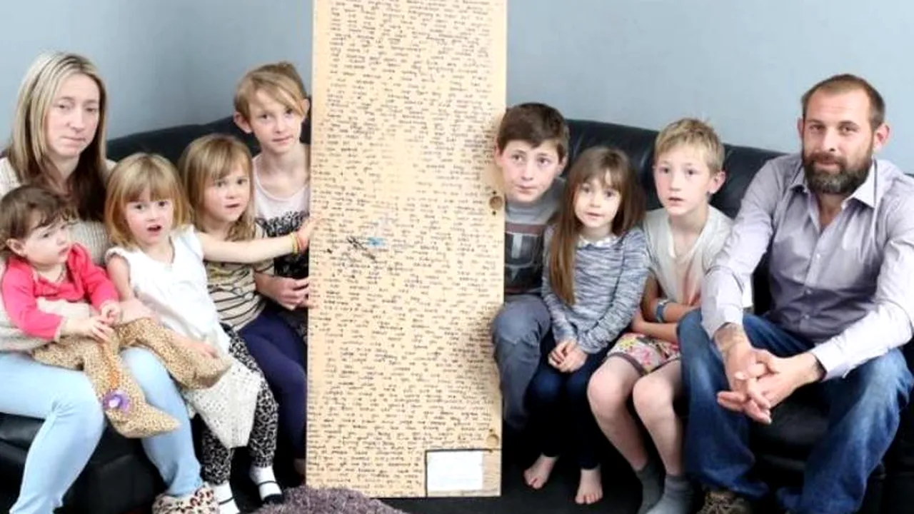 O fată de 12 ani a lăsat, înainte de a muri, un MESAJ scris pe spatele oglinzii. Tatăl fetei: „Când l-am citit prima dată, m-a cutremurat