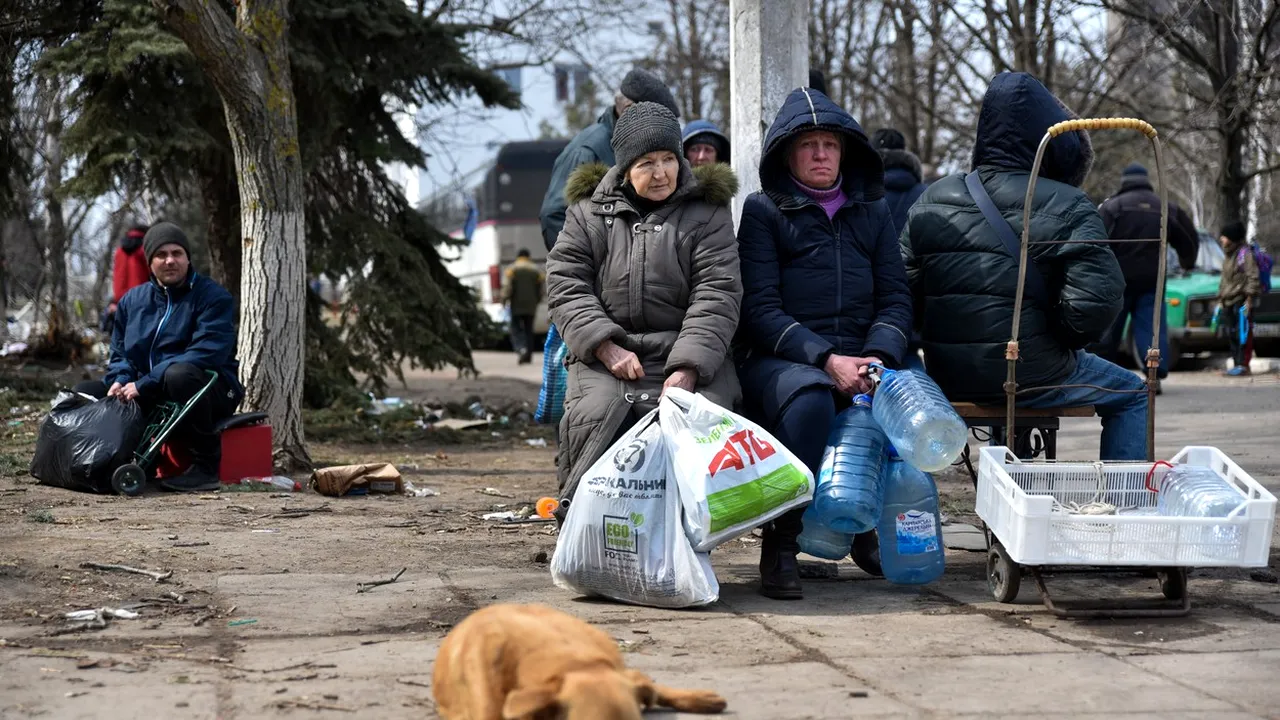Autoritățile locale din Mariupol îi acuză pe ruși că au ars cadavre ca să acopere crimele de război
