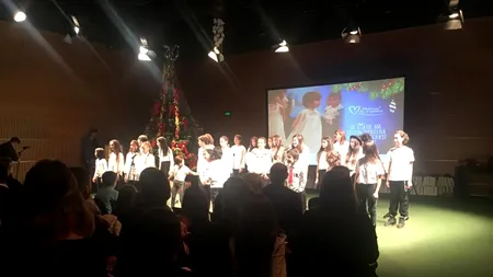 DANSURI, COLINDE și PASIUNI descoperite. Serbare de Crăciun INEDITĂ pentru beneficiarii SOS Satele Copiilor