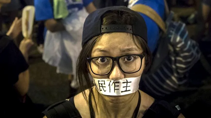 Autoritățile din Hong Kong neagă că ar fi folosit membri ai triadelor chinezești pentru a dispersa manifestanții