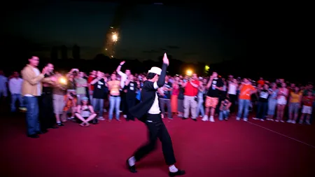 Atractivitatea unei persoane, decisă de felul în care aceasta se mișcă în timp ce dansează