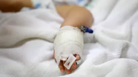 Caz șocant! O femeie a născut o fetiță cu două capete