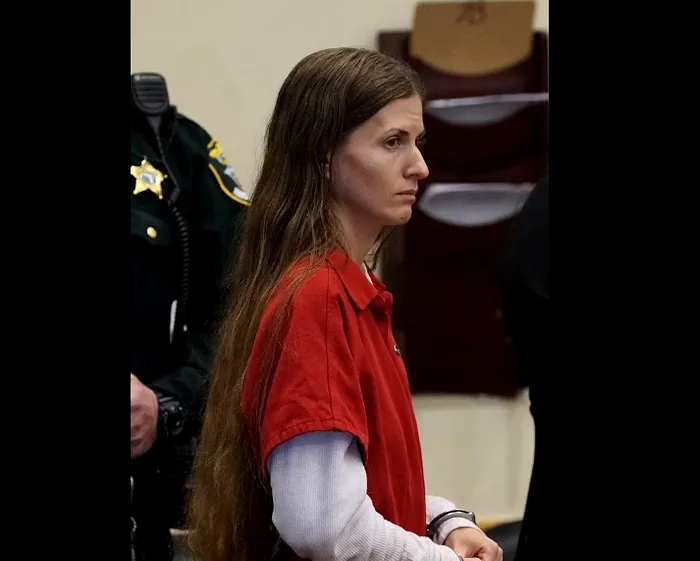 Ucis de malnutriție: O mamă vegană, găsită vinovată pentru moartea fiului ei care, la 1 an și jumătate, cântărea 7 kilograme. Copilul a fost hrănit doar cu mango, banane și avocado / Sursa foto: Daily Mail