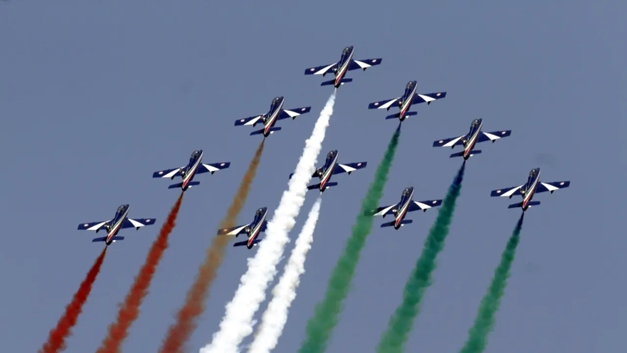 BIAS 2012 BĂNEASA. Peste 100 de avioane la cel mai mare miting aerian din România - GALERIE FOTO