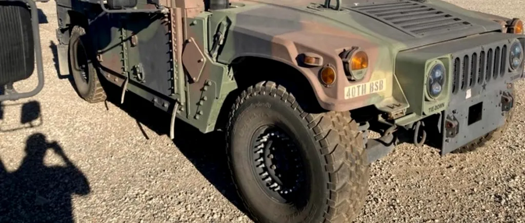 FBI oferă o recompensă de 10.000 de dolari pentru a recupera un Humvee „pregătit de război”, care a fost furat în California