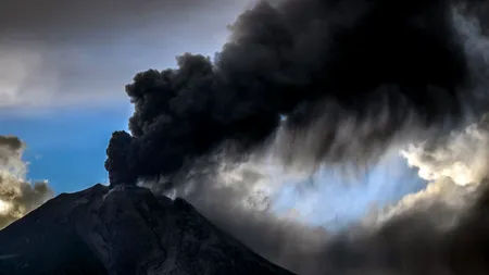 Erupțiile vulcanice din Papua Noua Guinee au obligat 15.000 de persoane să-și părăsească locuințele - VIDEO