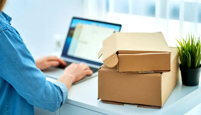 Ce au pățit Cosmin și Elena și Ploiești, după ce au trimis fiicei lor din Olanda, prin curier, un laptop