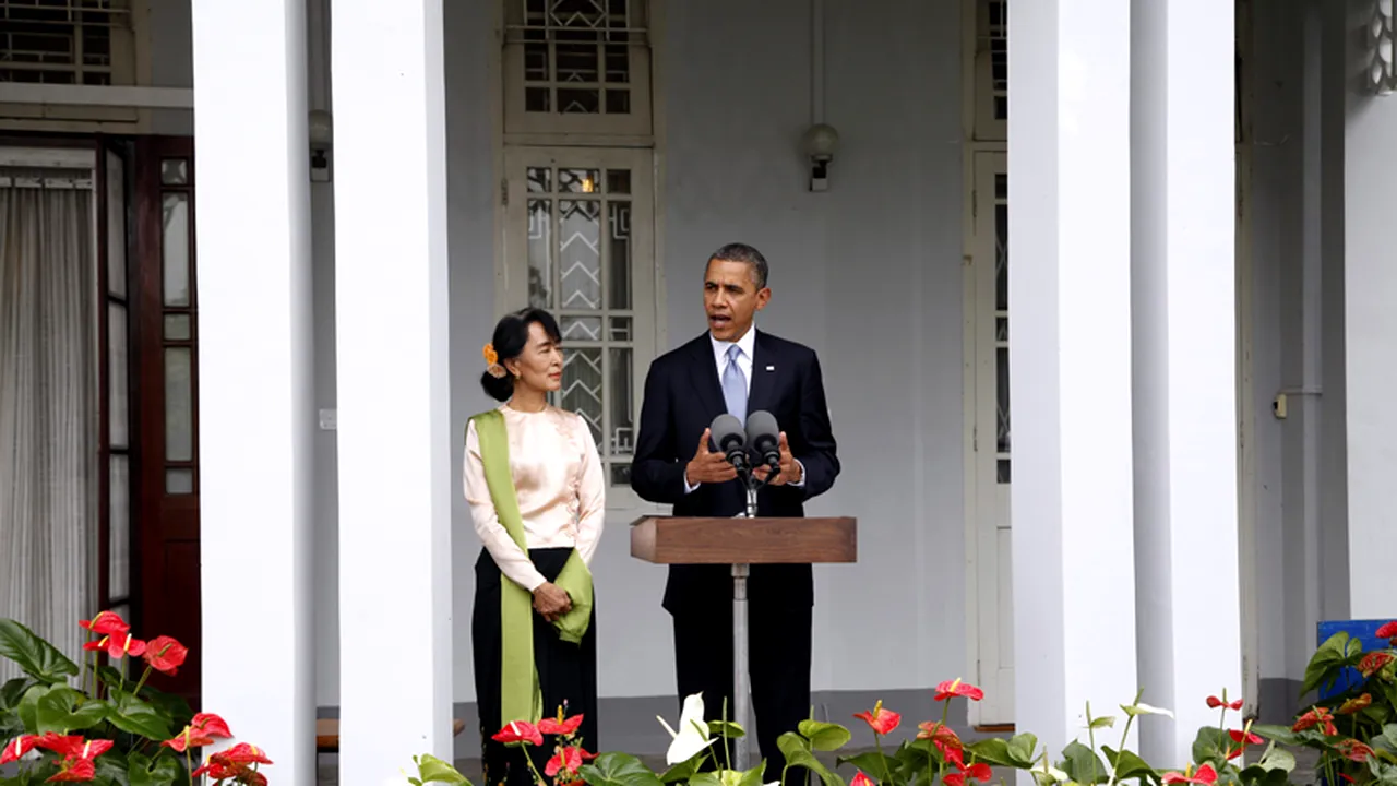 Vizită istorică. Barack Obama s-a întâlnit cu Aung San Suu Kyi la domiciliul 
