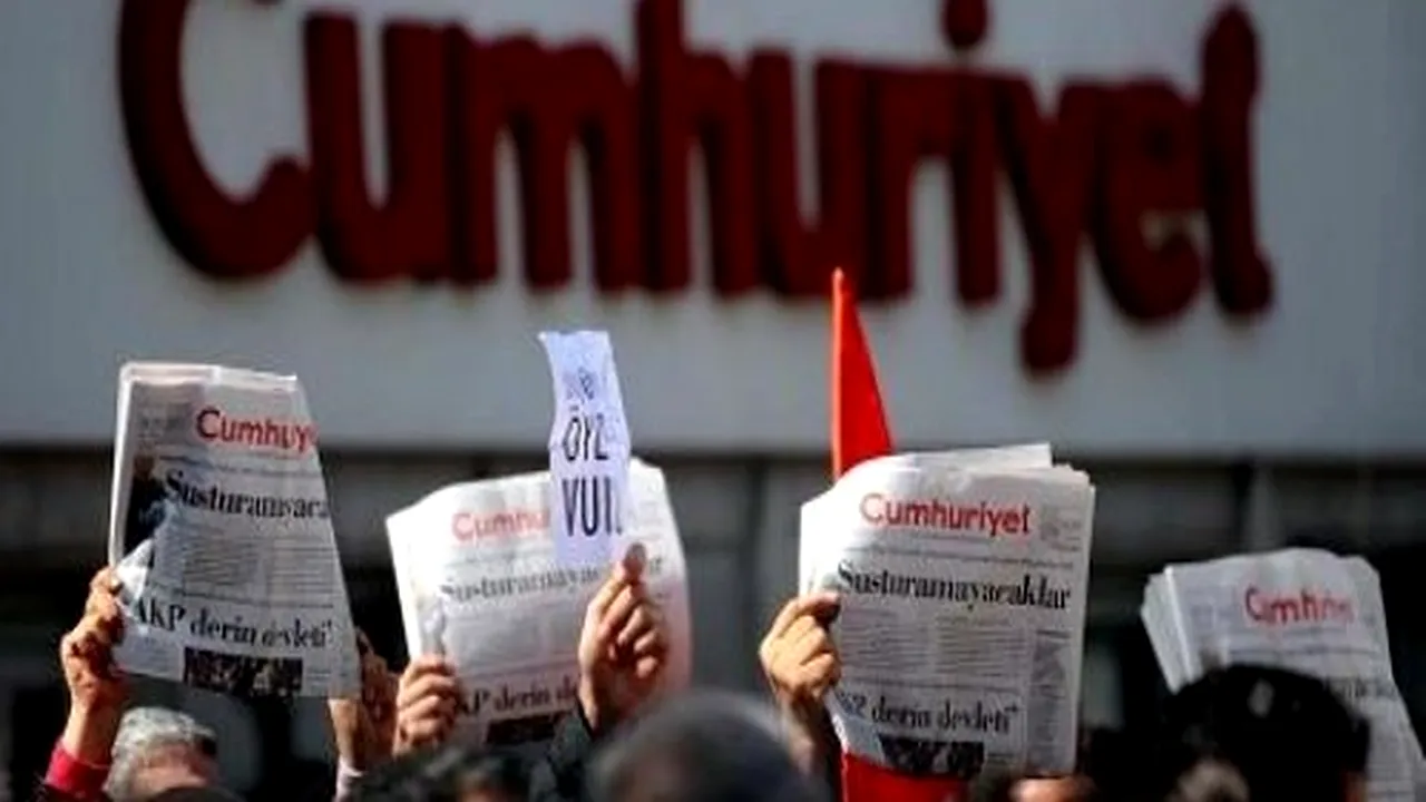 Patronul ultimului cotidian turc de opoziție, arestat