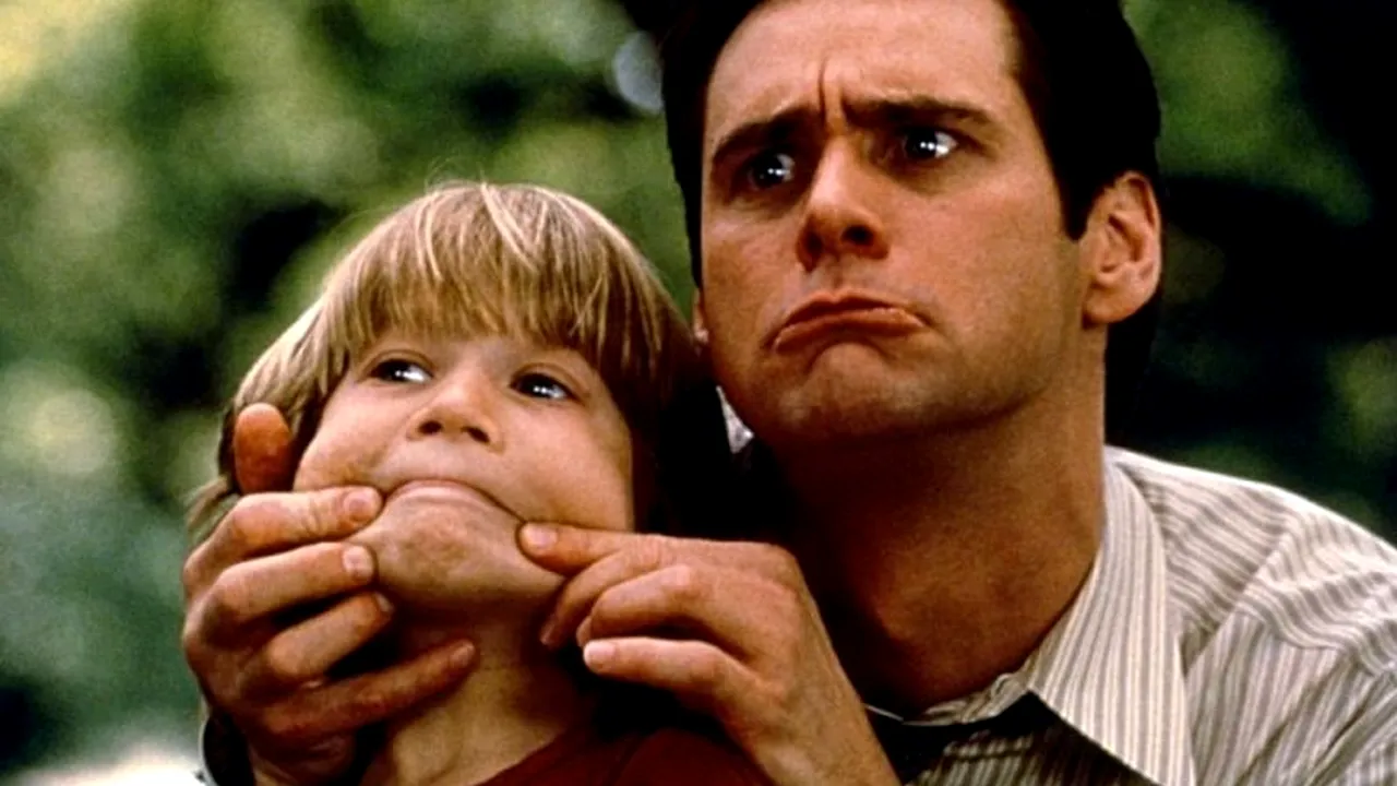 FOTO: Cum arată acum puștiul lui Jim Carrey din filmul 