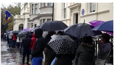 FURIA românilor de la cozile umilinței a ajuns în The Economist. Un blog afiliat publicației avertizează asupra modelului „VIKTOR