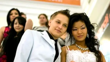 Căsătorie simbolică. Mirii care au sfidat legea