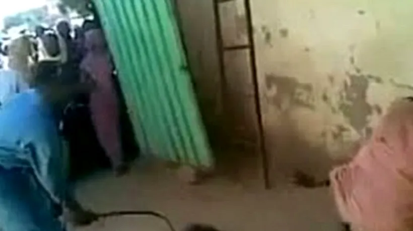 VIDEO. Cum este pedepsită o femeie sudaneză pentru că a urcat în mașină cu un străin
