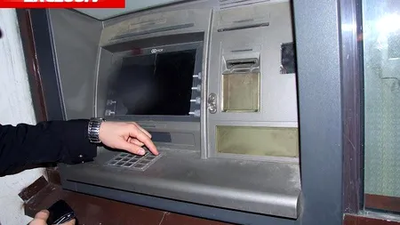 Câți bani îți ia banca într-un an dacă ai SALARIUL PE CARD. Topul comisioanelor de retragere și administrare