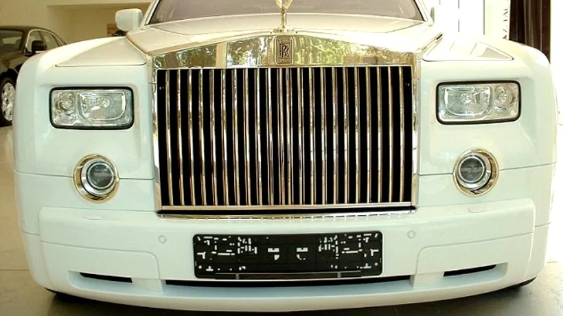 Cele mai ciudate cereri ale posesorilor de Rolls-Royce: cu ce a dorit un milionar să-i fie tapetat interiorul mașinii