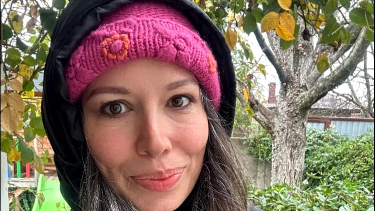 Cum se descurcă Cristina Bălan și soțul ei cu gemenii lor. Ce relație au aceștia cu sora lor