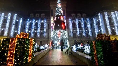 Premieră la Craiova: Cetățenii, invitați să aprindă luminiţele de sărbători (GALERIE FOTO)