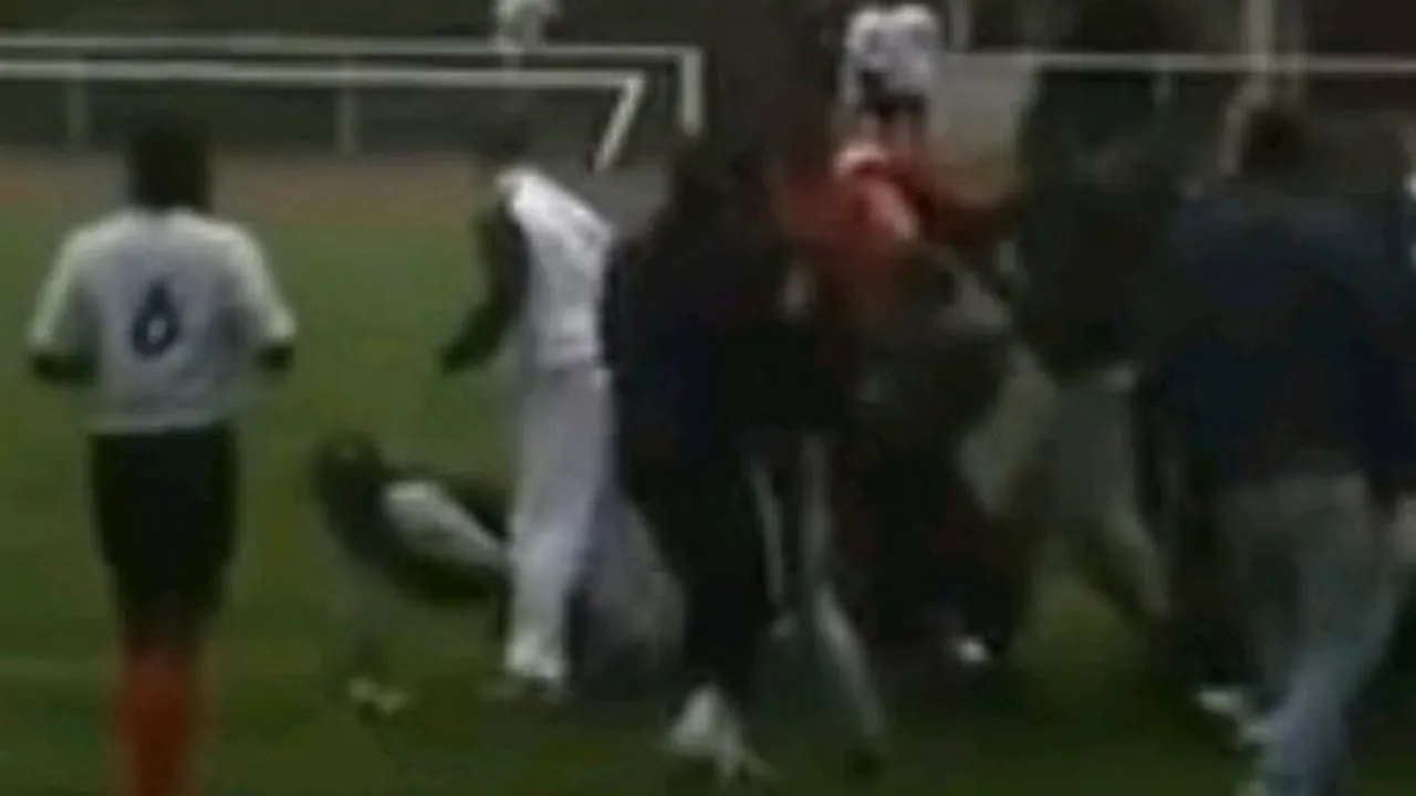 Dublă crimă la un meci din Brazilia: arbitrul a omorât un jucător, apoi a fost ucis de spectatori