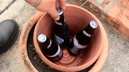 Cum să răcești o bere caldă în fix 5 minute. Trucul ingenios pe timp de vară, pe care puțini români îl știu