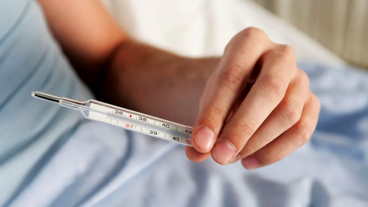 Anchetă pentru un termometru cu mercur spart de o femeie în casă. Cât de periculoasă este intoxicația cu argintul viu