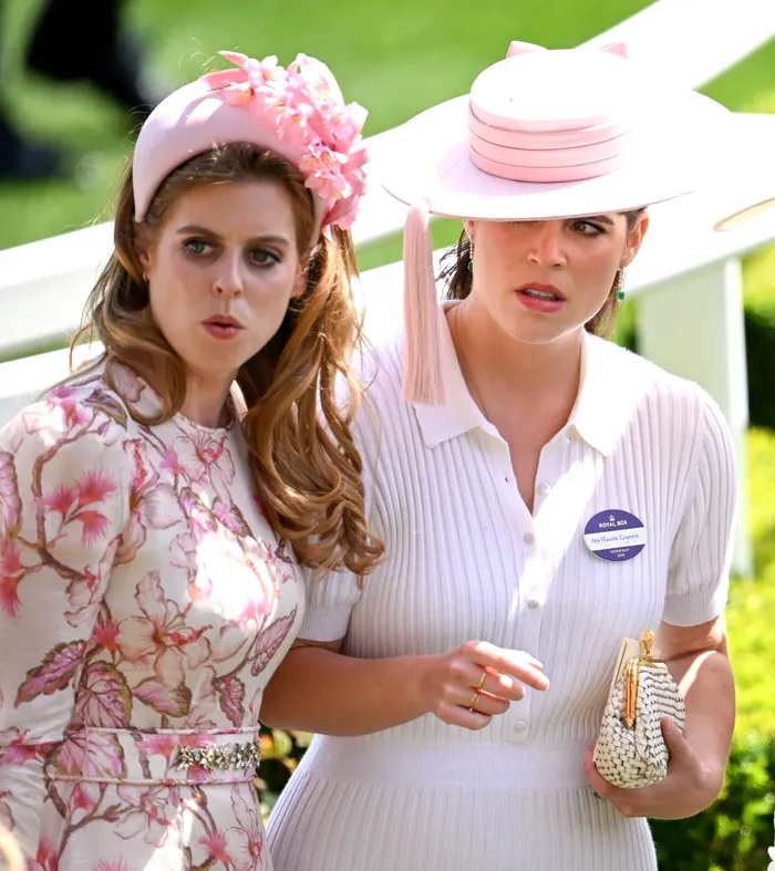 Prințesele Beatrice și Eugenie de York fiicele Prințului Andrew