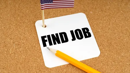 Companiile din SUA au accelerat angajările în decembrie /Situația de pe piața muncii favorizează menținerea politicii monetare rigide