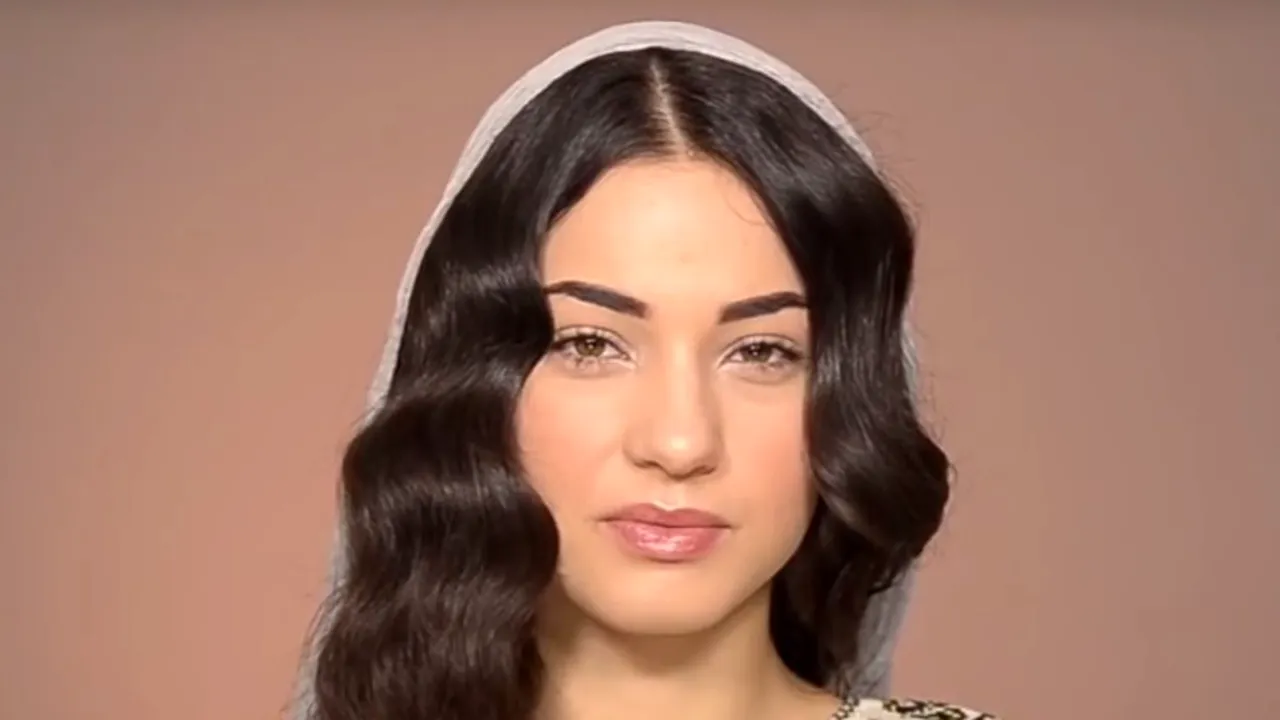 VIDEO. 100 de ani de frumusețe în România. Cum s-a schimbat stilul româncelor din 1910 până în prezent