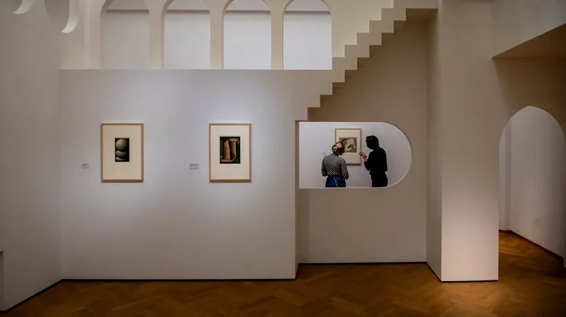 O expoziție la Haga permite vizitatorului să experimenteze universul straniu al artistului olandez M.C. Escher