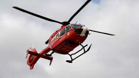 Două elicoptere SMURD, implicate în operaţiunea de salvare a ucrainenilor blocaţi în Munţii Maramureşului
