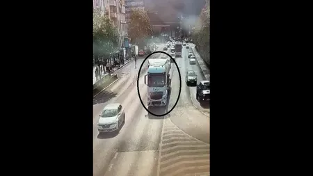 O nouă TRAGEDIE la Pasajul Unirii a fost evitată, în ultimul moment, de polițiștii locali. Un șofer turc, cu o cisternă, a fost derutat de GPS