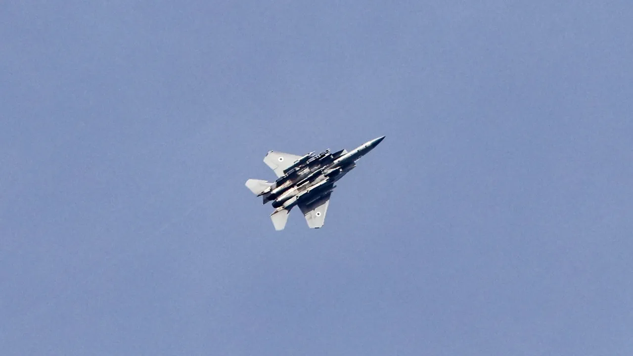 „Continuăm lupta peste tot” | Aviația israeliană a BOMBARDAT o instalație militară a grupării islamiste Houthi din Yemen, susținută de Iran