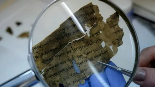Au plătit bilet pentru a vedea FALSURI. Muzeul Bibliei retrage mai multe pergamente DUBIOASE. Cum i-au păcălit escrocii pe fondatorii MILIARDARI