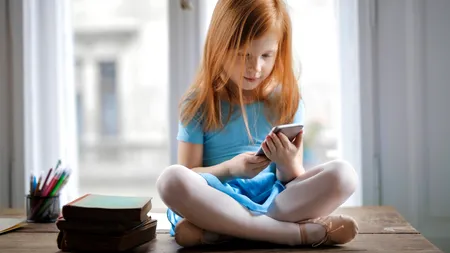 Primul oraș din lume care INTERZICE copiilor sub 13 ani să utilizeze smartphone-urile. Se aplică și la școală și acasă