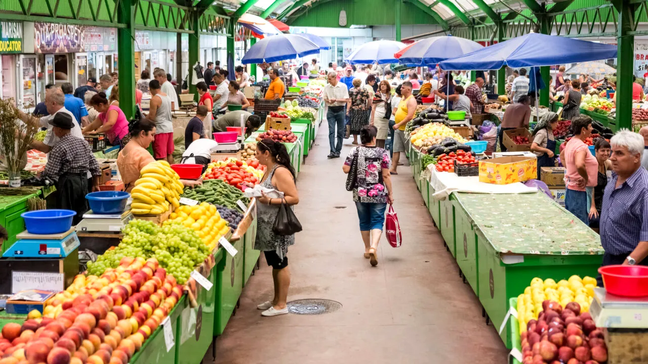 Fructul care a ajuns să se vândă cu 55 de lei per kilogram, în România. Producția a fost compromisă de vremea neprielnică