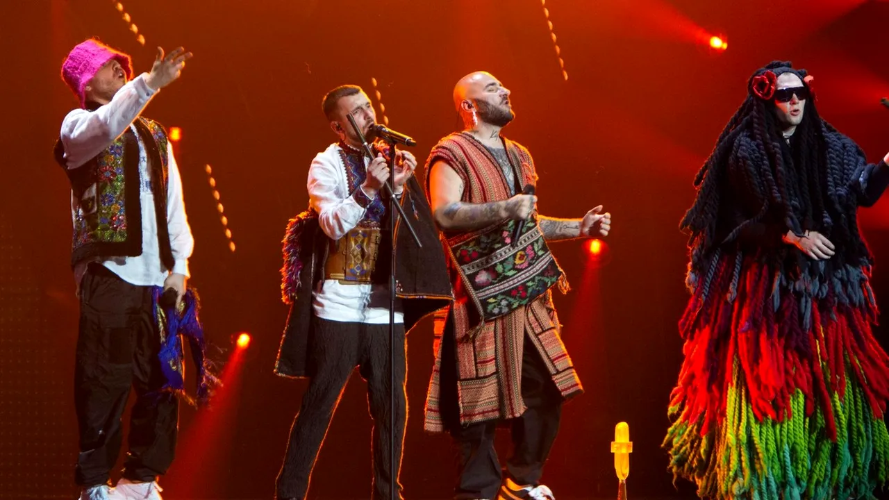 Kalush Orchestra a vândut trofeul Eurovision la licitaţie cu 900.000 de dolari. Ce va face trupa ucraineană cu banii