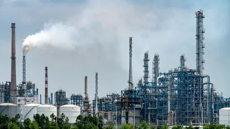 Drone ucrainene ar fi atacat o rafinărie de petrol din regiunea Krasnodar din Rusia