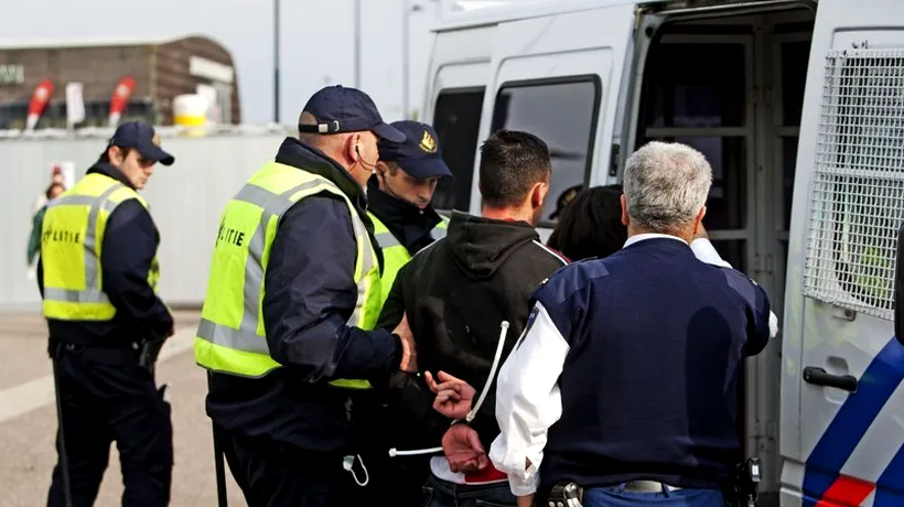 Șapte persoane suspectate că recrutau femei pentru gruparea SI, arestate în Spania și Maroc