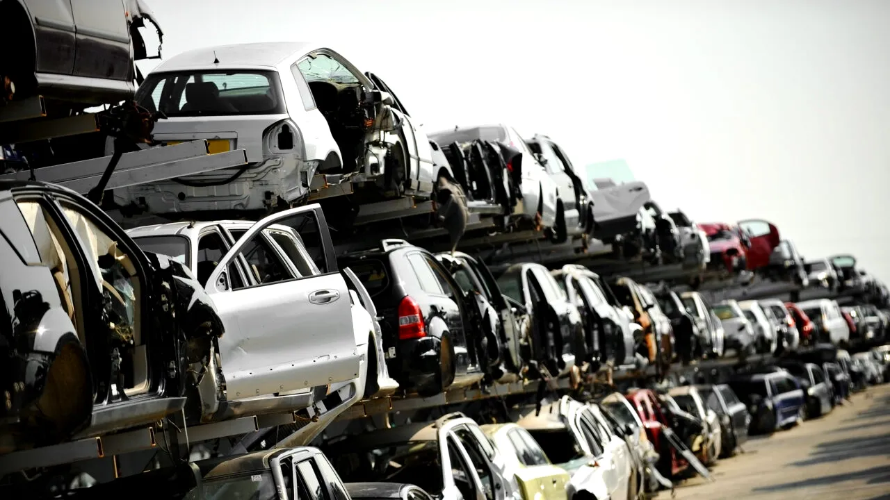 Românii s-au înghesuit la Rabla Auto. Bugetul pentru mașinile electrice s-a terminat în mai puțin de o oră. Reguli noi din 2027