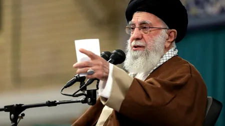 Ali Khamenei somează Israelul să oprească bombardamentele asupra Fâșiei Gaza / Iranul avertizează asupra escaladării conflictului