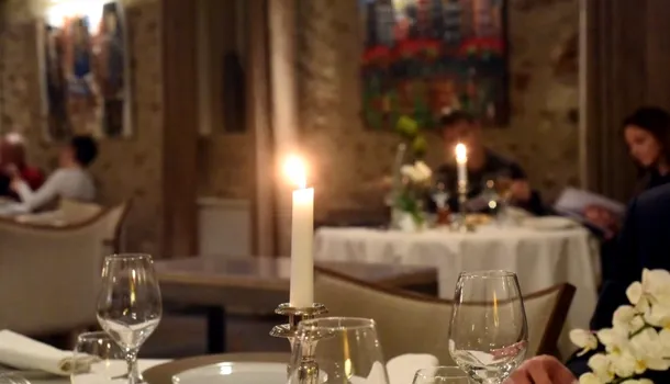 Cină la lumina lumânărilor în restaurantele din Lyon. CRIZA energetică lovește puternic Franța