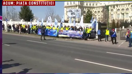 Polițiștii protestează la CCR pentru un regim juridic echilibrat al pensiilor militare de stat