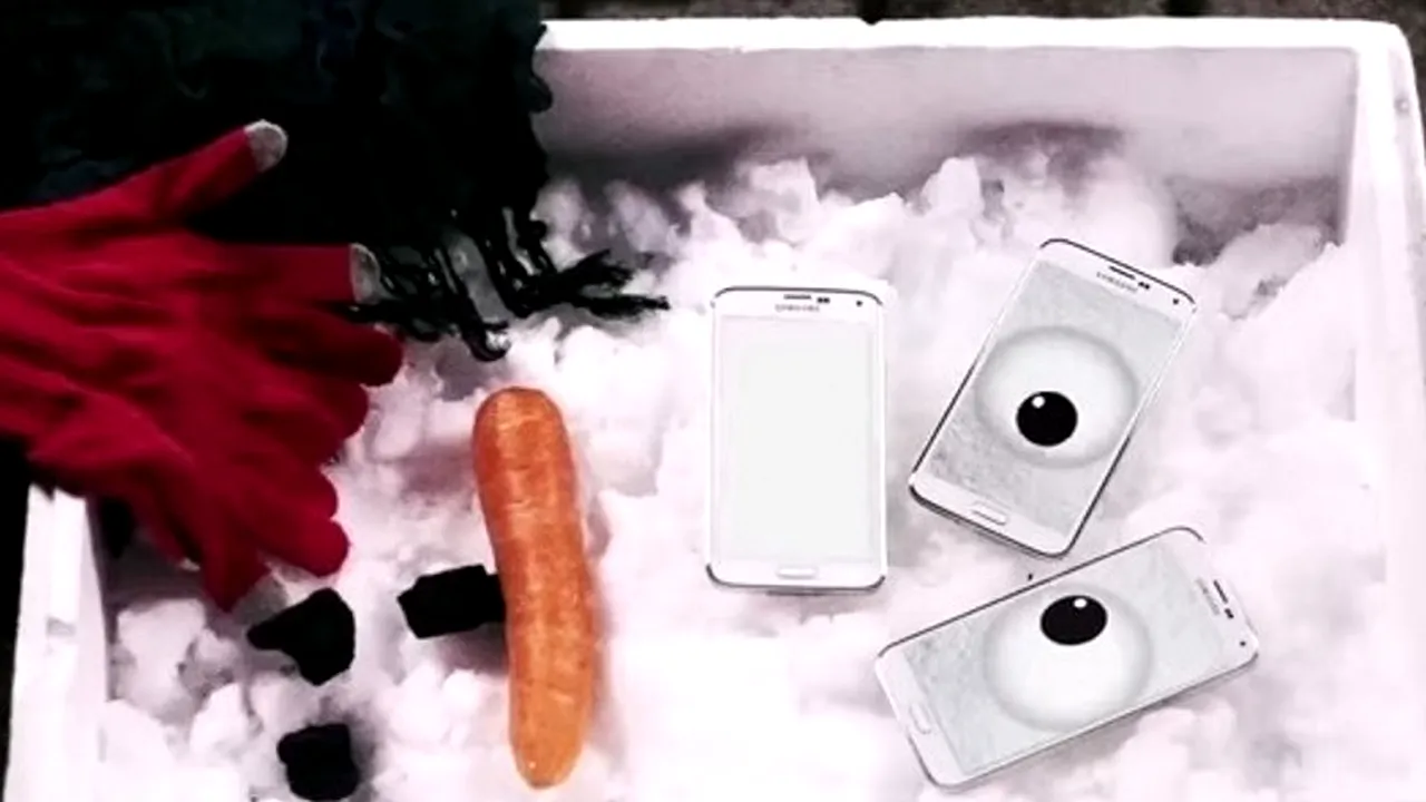 Ce legătură există între trei smartphone-uri și un om de zăpadă