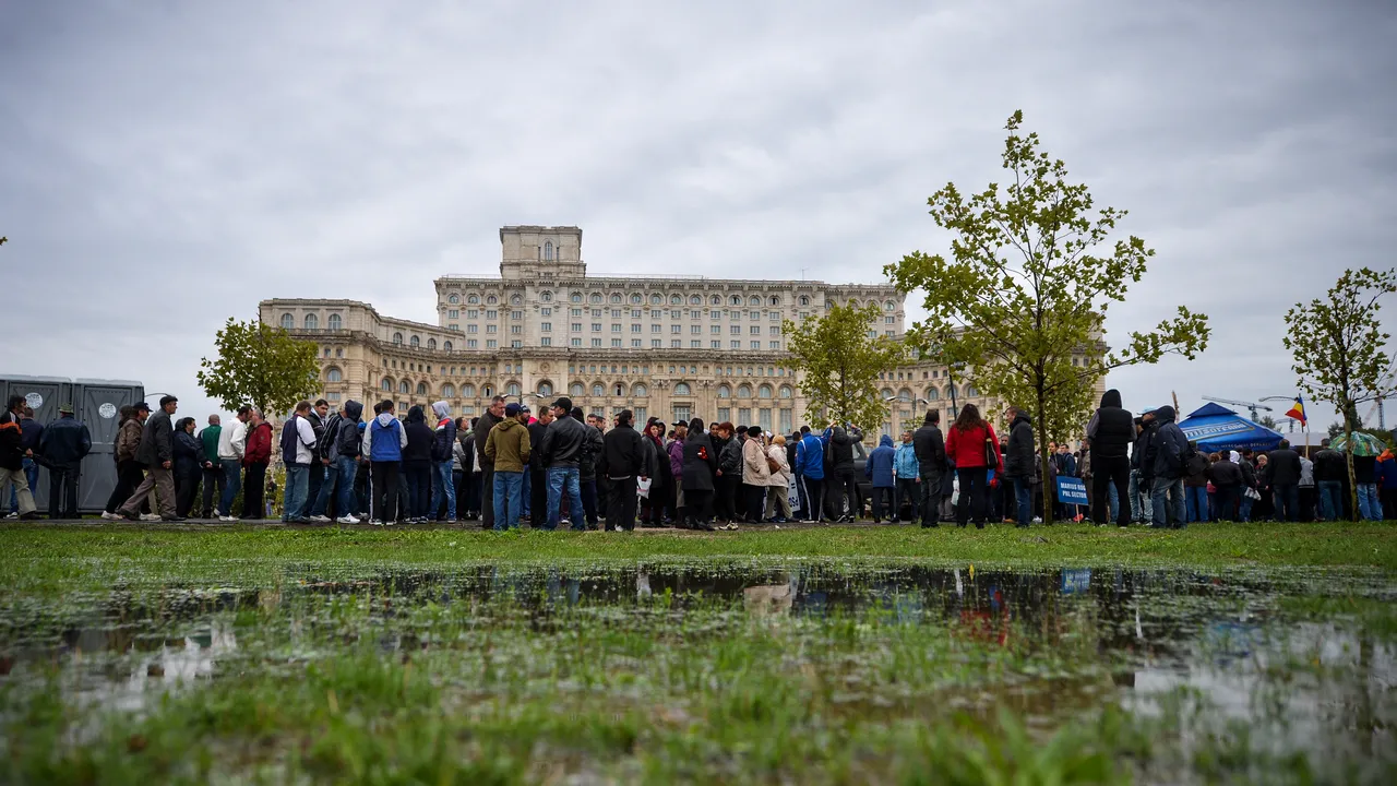 Cum au aruncat primăriile din București cu 650 de milioane de euro. Metode și exemple de cheltuire aberantă a banilor publici
