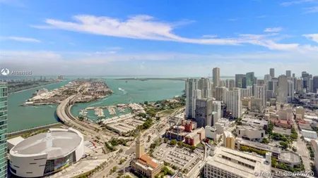 Miami, declarat „noul Wuhan”. Peste 2000 de infectati cu coronavirus au fost spitalizați