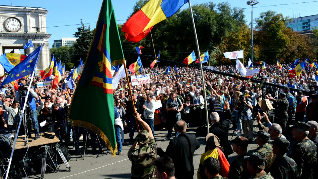 UE sau Rusia. Spre ce se îndreaptă intențiile de vot ale moldovenilor la doi ani de la ridicarea vizelor